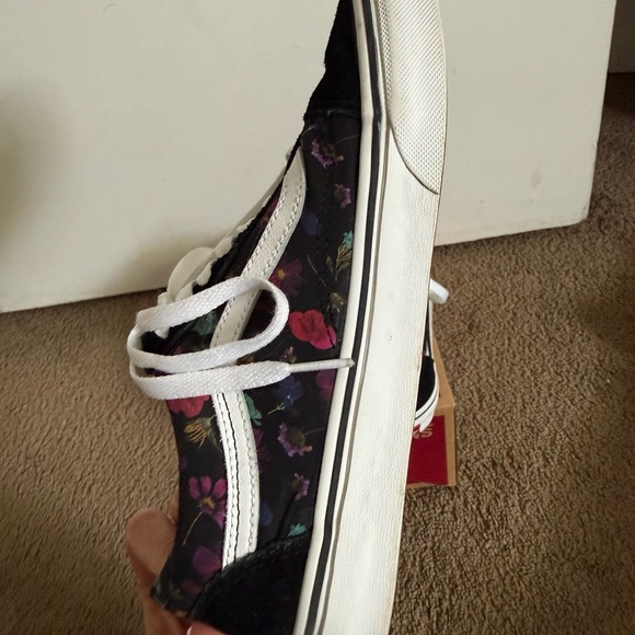 Vans Black Floral Old Skool Sneakers Size 8 - Picture 7 of 11